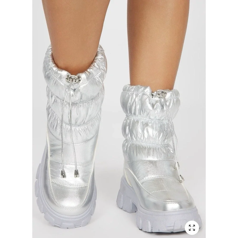 Fashion Nova Metallic Silver Snow Puffer Chunky Moon Boots Sz 7.5